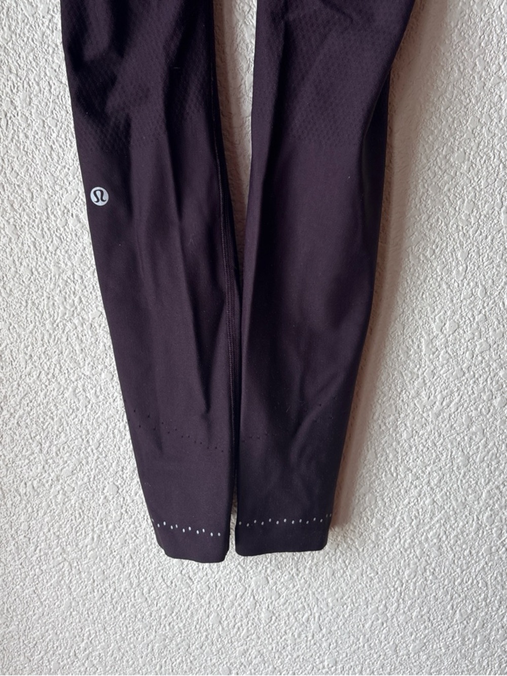 Lululemon Zoned In Tight *27"
Plum Shadow Size 4